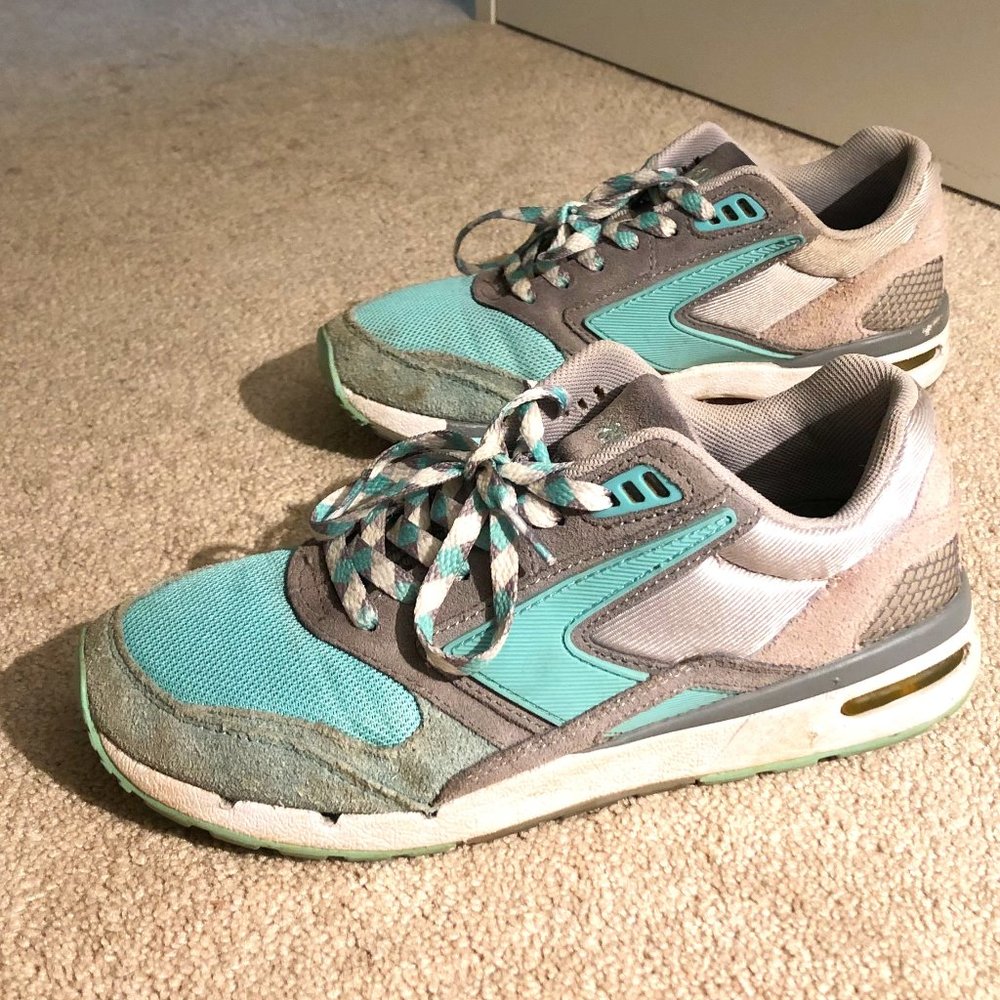 Brooks Size 8.5 Women's Walking Shoes